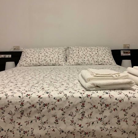 Temporary House Vicolo Colombina Apartment Bologna Ngoại thất bức ảnh