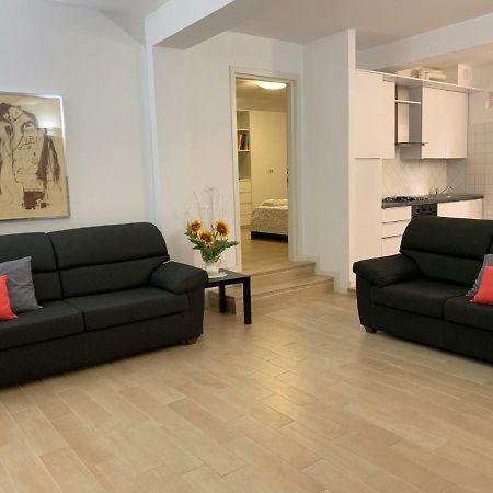 Temporary House Vicolo Colombina Apartment Bologna Ngoại thất bức ảnh